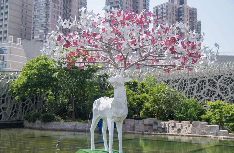 人物景觀雕塑制作時應(yīng)該注意什么？