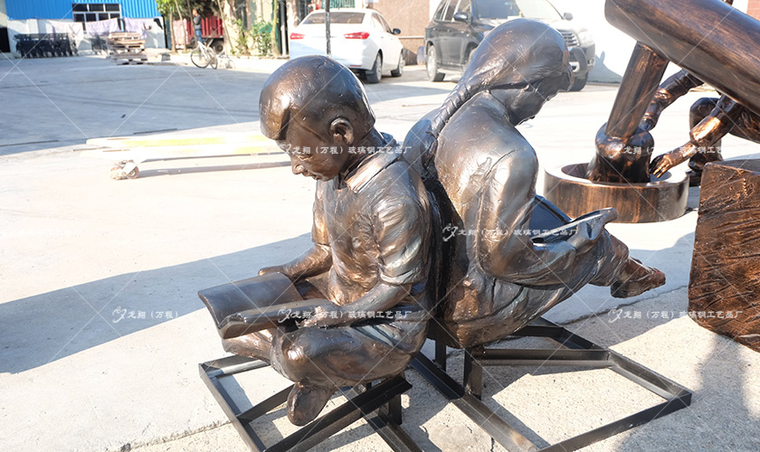 玻璃鋼雕塑藝術(shù)品日常清潔方法